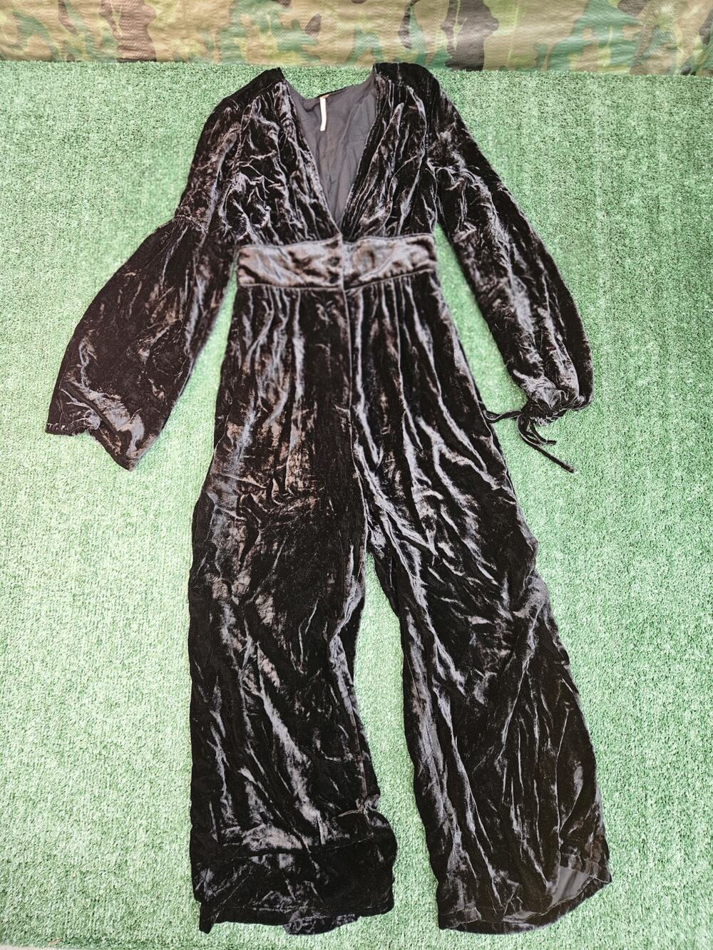 Free People Black True Lovin Velvet Wide Leg Flowy Jumpsuit boho whimsy XS READ